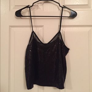 Black sequent crop tank