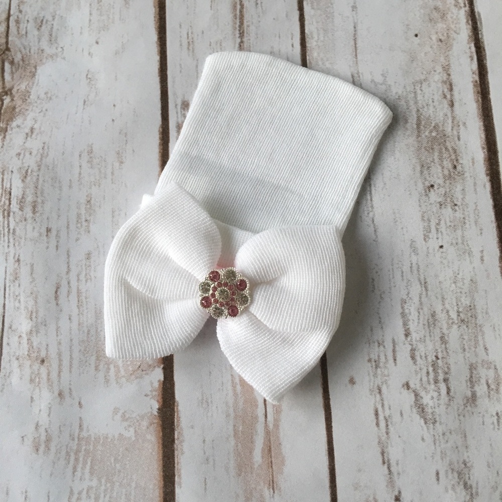 Beautiful newborn hospital knit hat