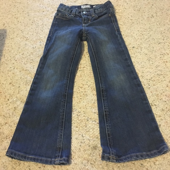 Oshkosh 4T slim jeans - Picture 1 of 3