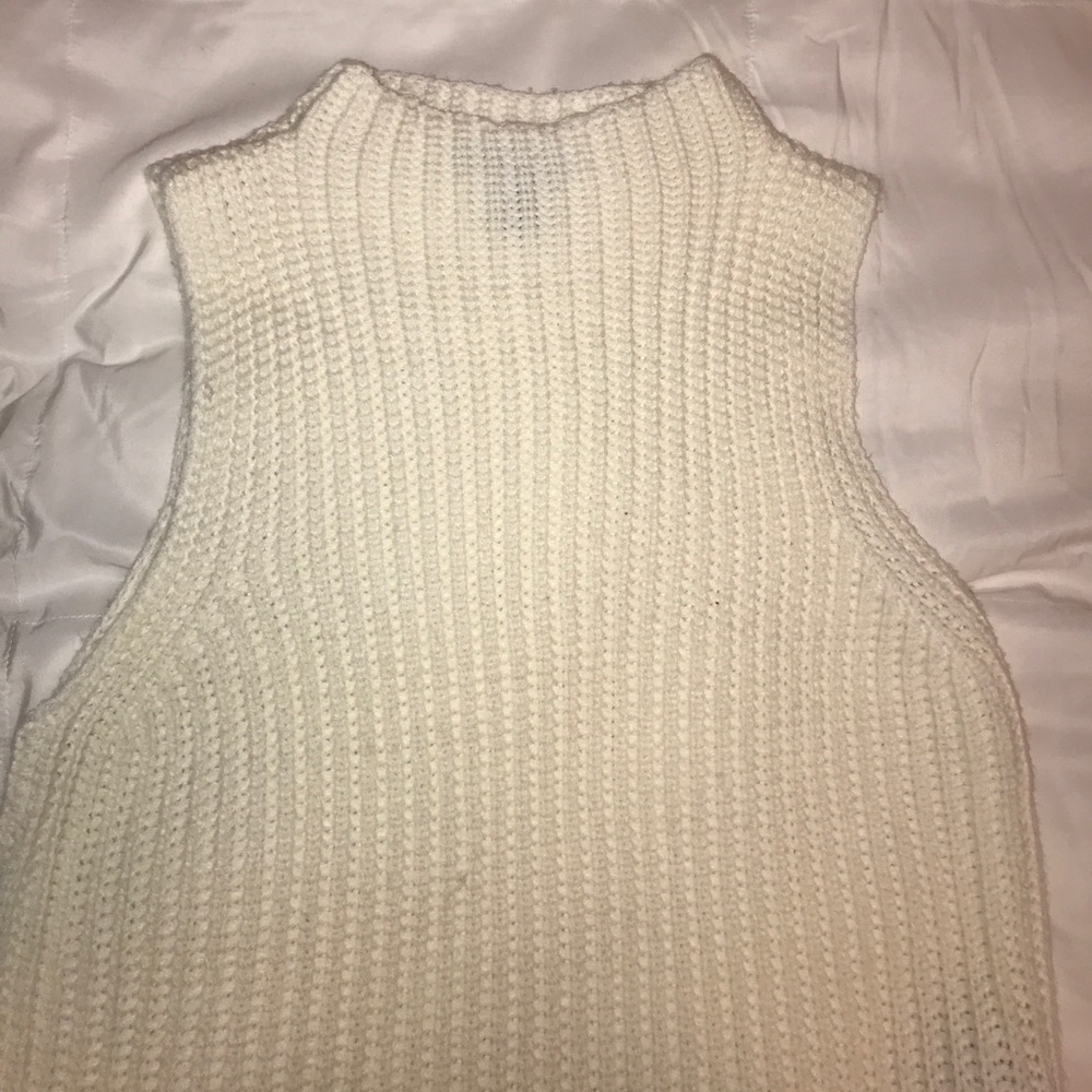 Cream sleeveless sweater