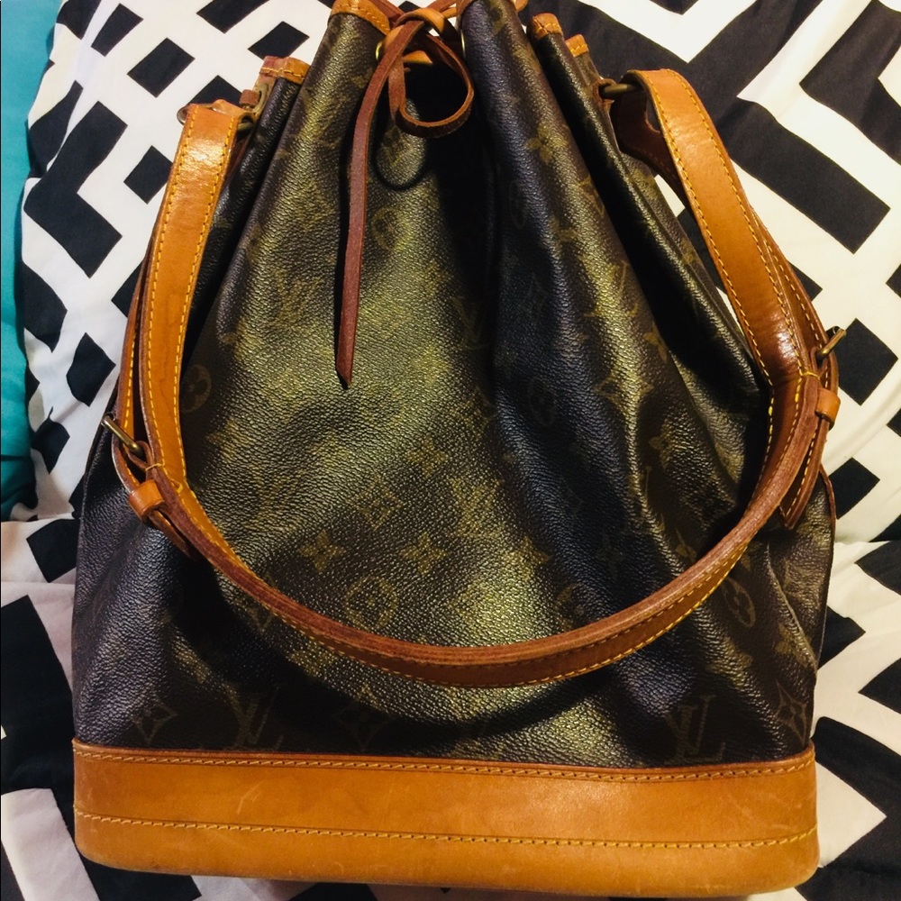 SOLD!!Authentic LV Noe GM drawstring Shoulder bag.