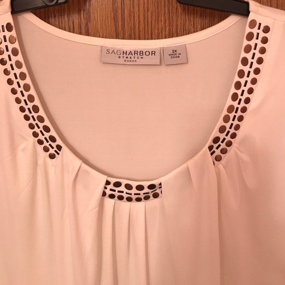 Women’s Plus Size Top - Picture 2 of 3