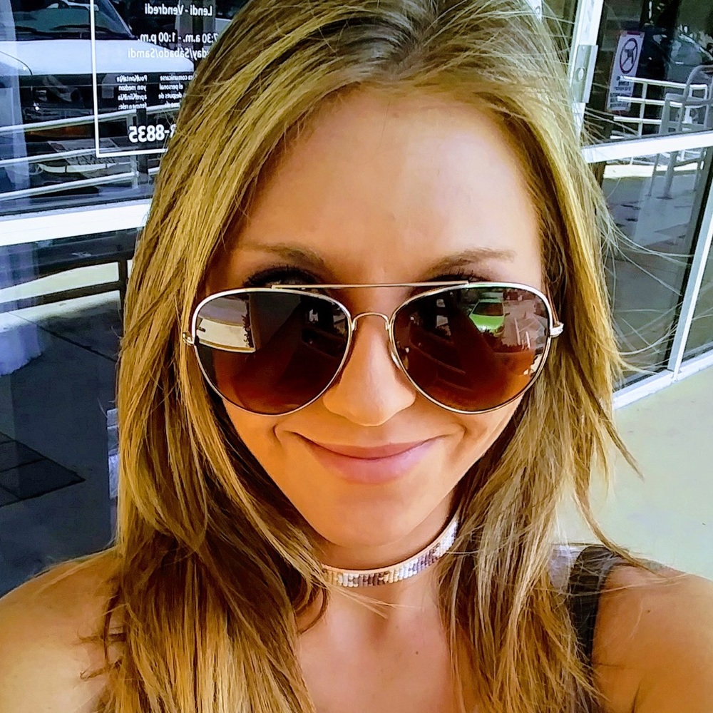 Meet your Posher, Christine