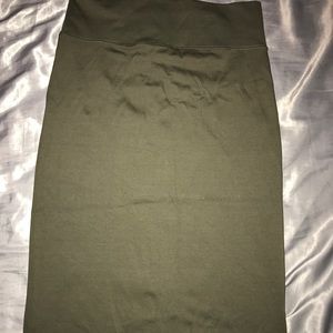 Olive midi skirt!