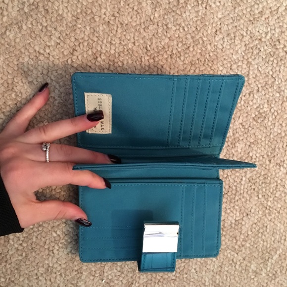 Teal Crocodile wallet - Picture 2 of 4