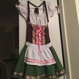 German beer maid Oktoberfest Halloween costume
