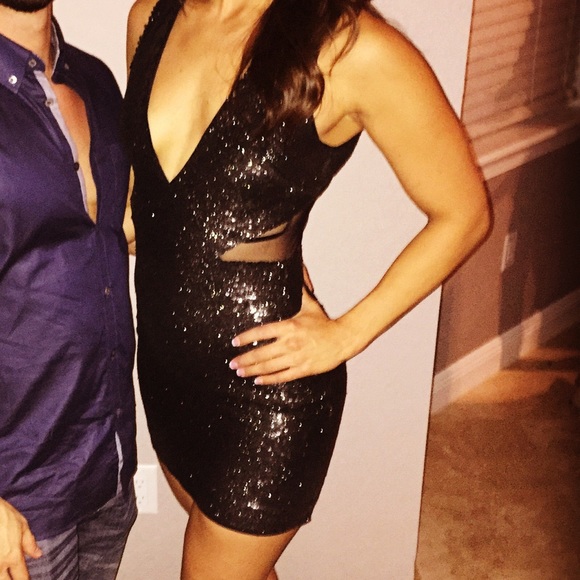 Size 4 BEBE black sequence dress - Picture 5 of 6