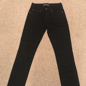 Levi's black skinny jean.