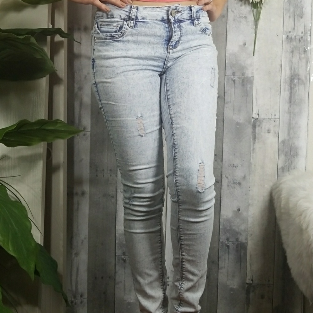 Light Wash Distressed Jeans
