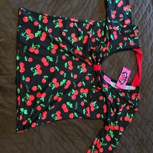 Demi Loon cute shirt