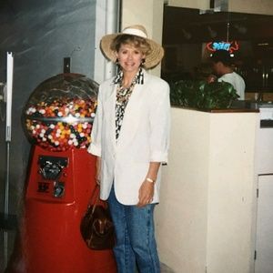 Meet your Posher, Joan