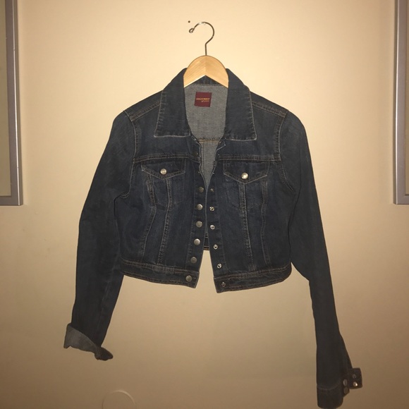 Highway Jeans Jackets & Blazers - 💕Highway Jeans crop style button jean jacket