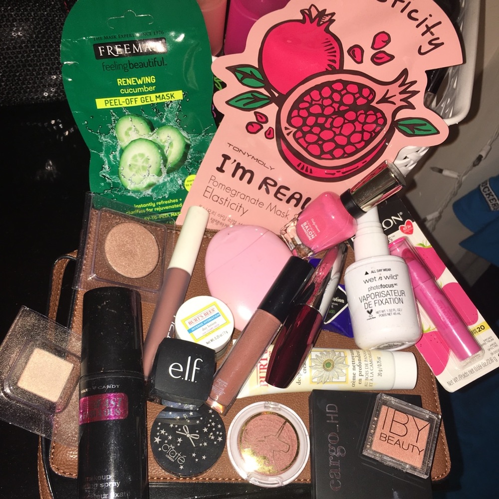 Makeup bundle