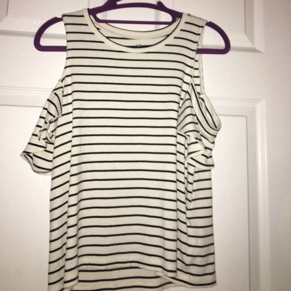 A American eagle off the shoulder tank top! - Picture 1 of 2
