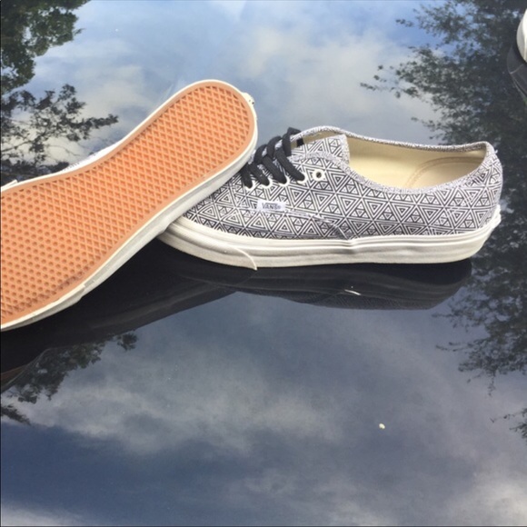 Vans - Picture 2 of 3