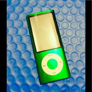 iPod Nano 5th Gen 8 GB with Camera (Green)