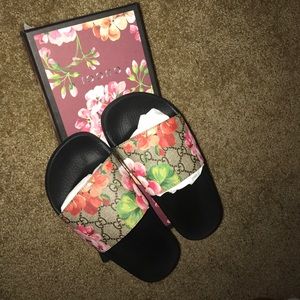 Gucci GG Bloom supreme Sandals