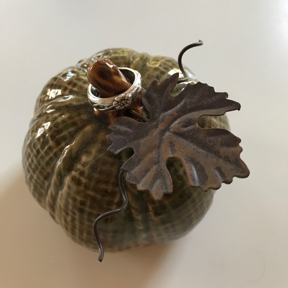 Tiffany’s flower ring