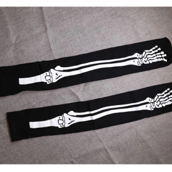 Spooky !! LAST CHANCE! - Picture 2 of 2