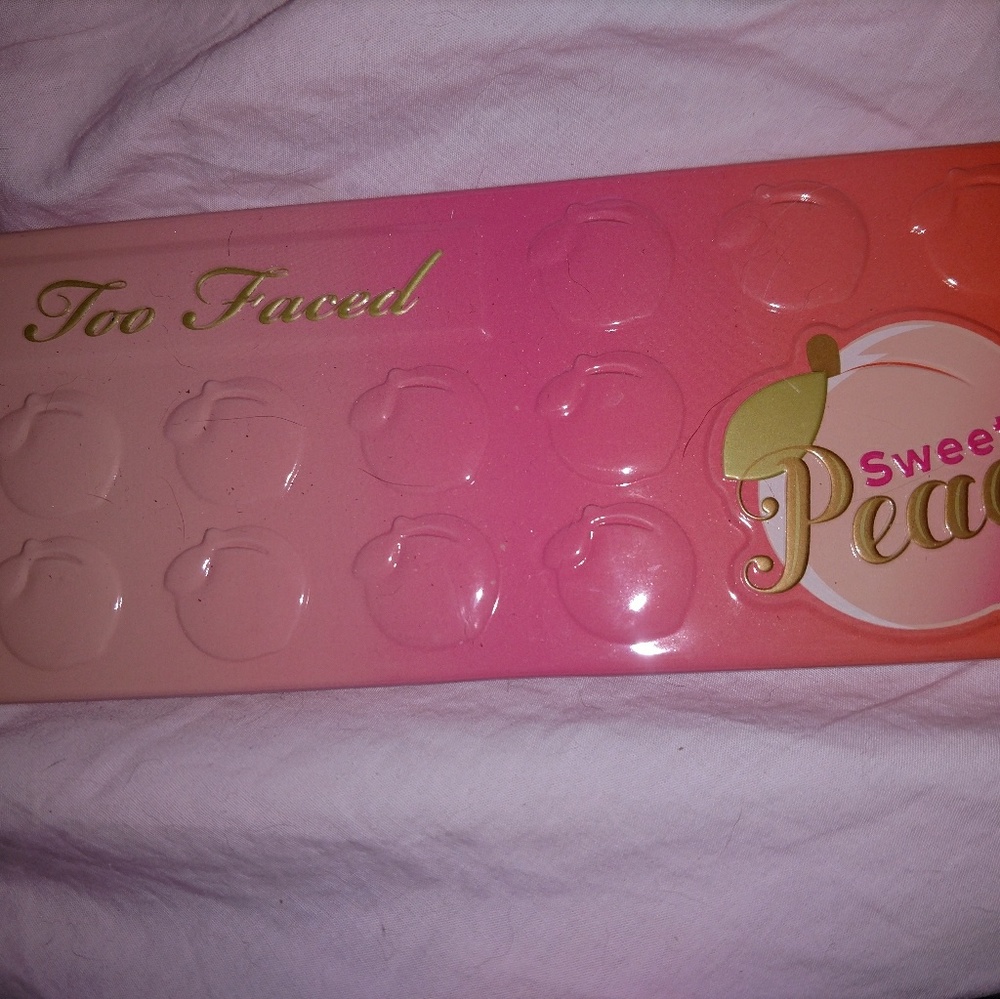 SOLD!!!!!!!!Too Faced  Sweet Peach eyeshadow