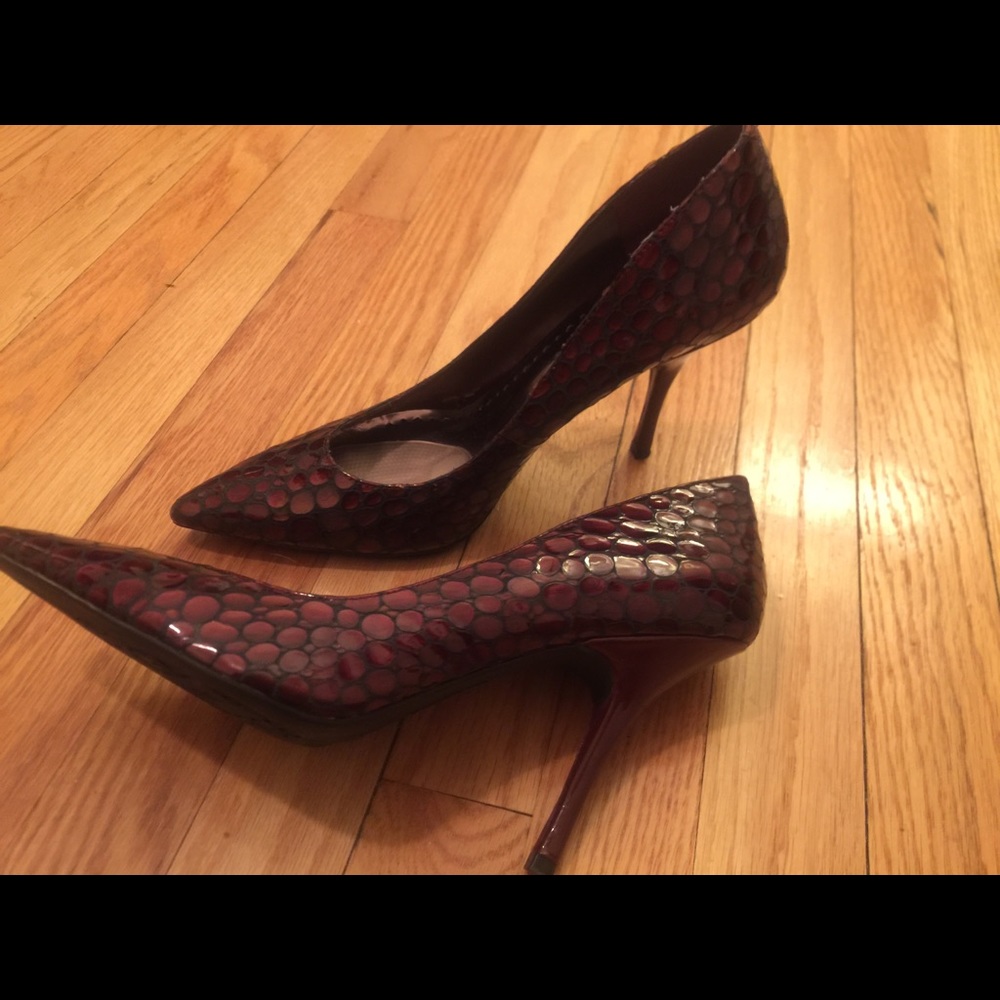BCBG heels