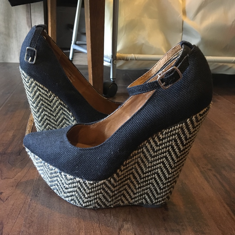 Authentic Jeffrey Campbell sz 7.5