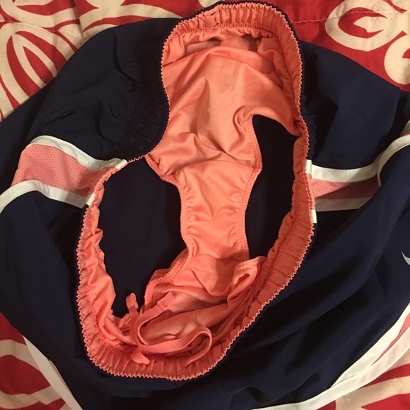 Practically new!!!! Nike women’s running shorts - Picture 3 of 4