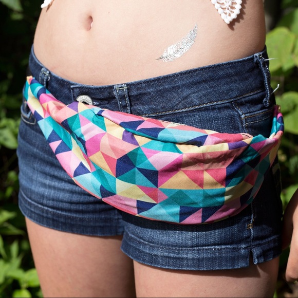 ‼️Last one‼️Multicolor Patterned Fanny Pack - Picture 2 of 4