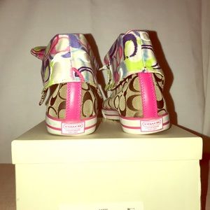 ✨ COACH 'BONNEY' Tan / Pink High Top Lace Up