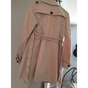 KHAKI TRENCH COAT