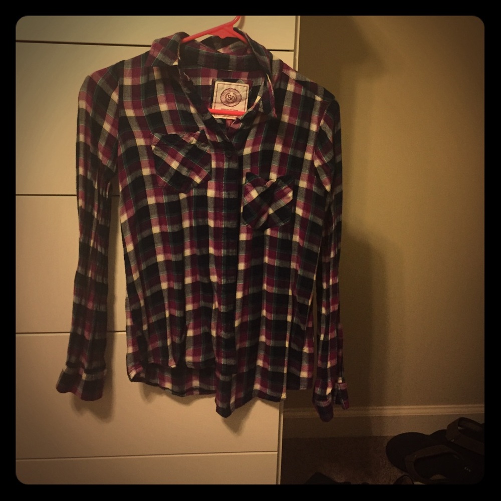 Plaid long sleeve button down shirt