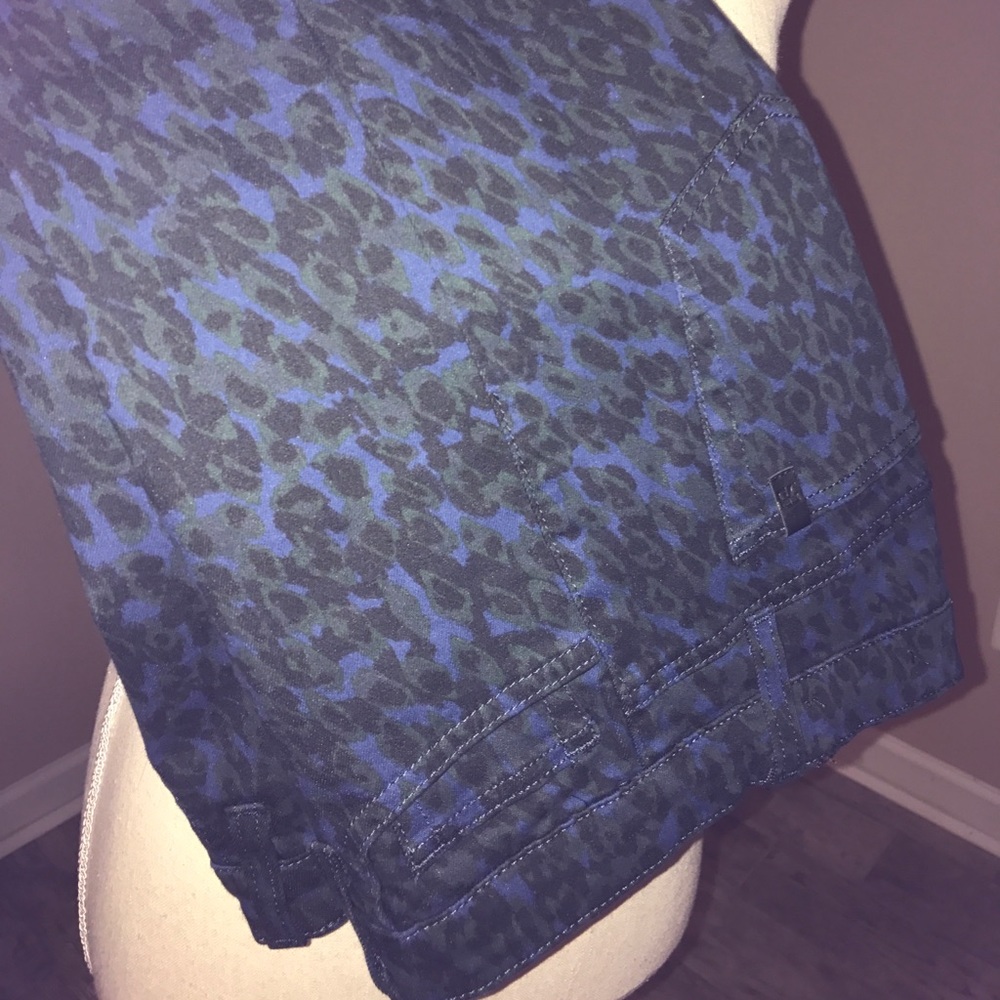 Blue leopard print jeggings
