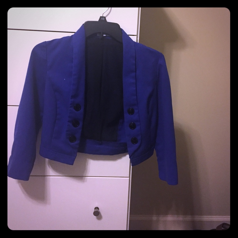 Dressy blouse button down, great for work!