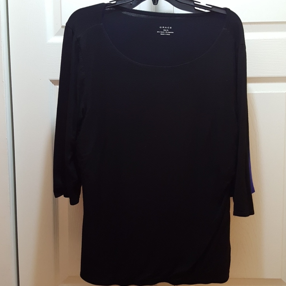 Black knit 3/4 sleeve top