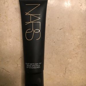 NARS velvet matte skin tint