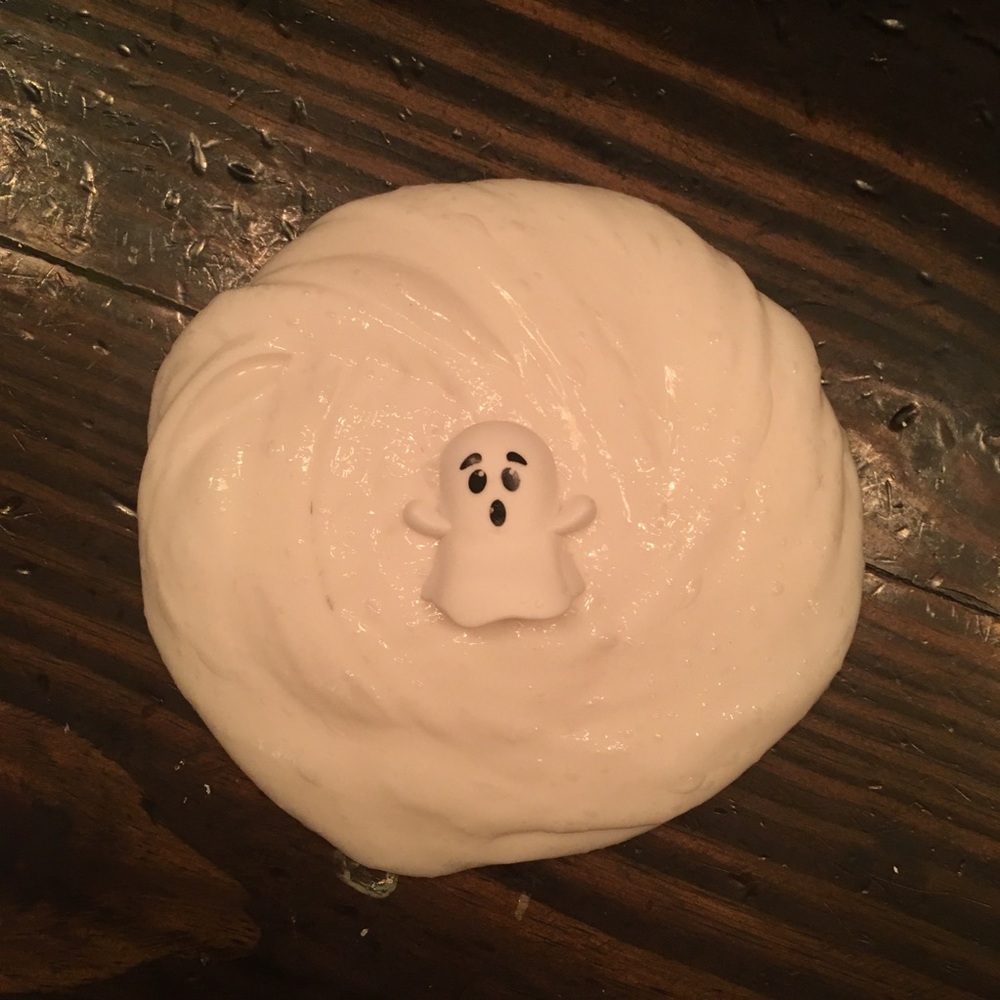 jiggly BOO slime 👻