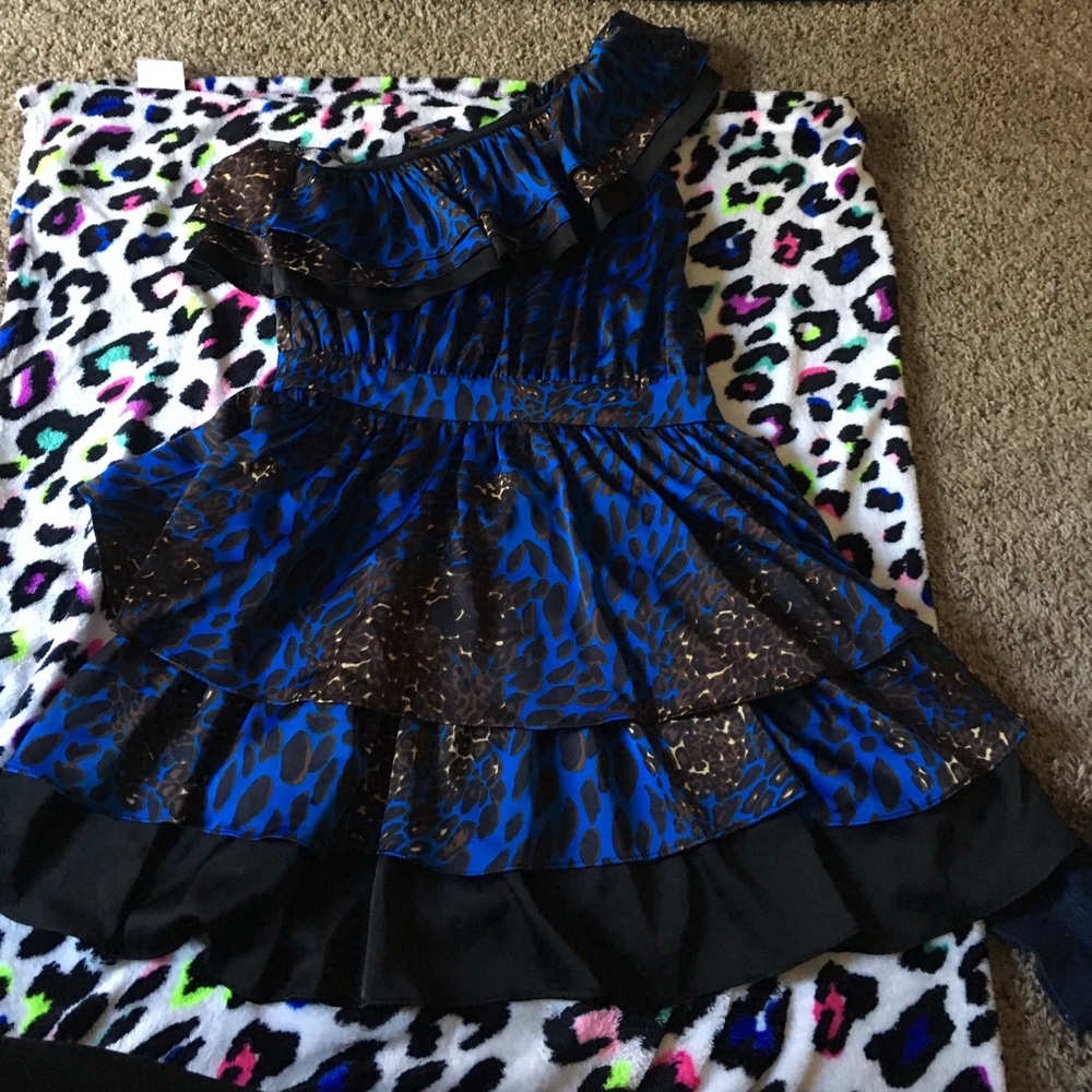 animal print dress