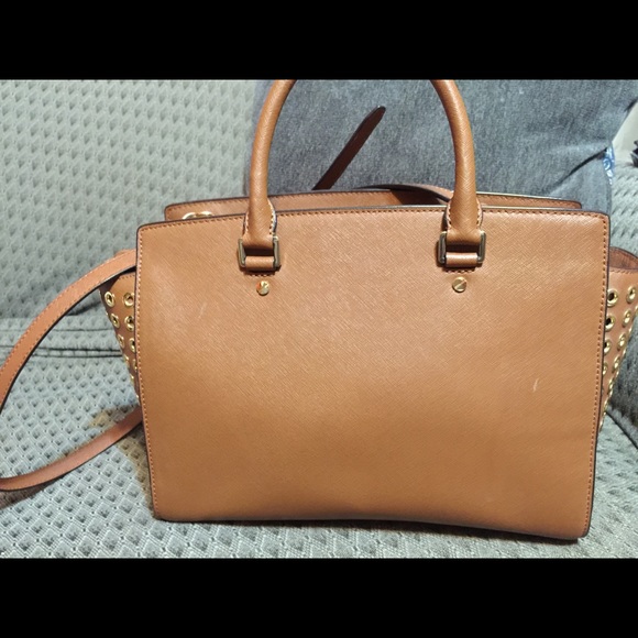 Michael Kors Selma Grommet - Picture 3 of 5