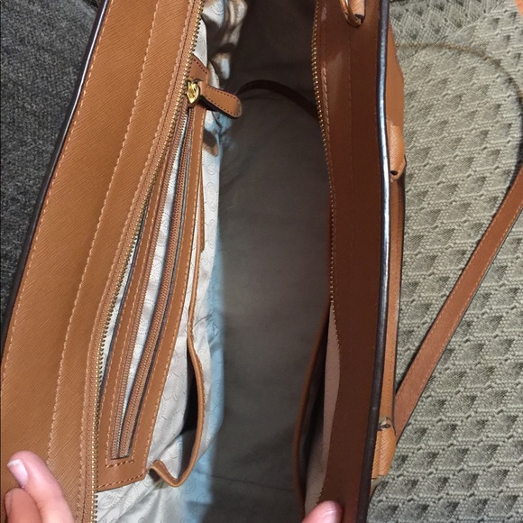 Michael Kors Selma Grommet - Picture 4 of 5