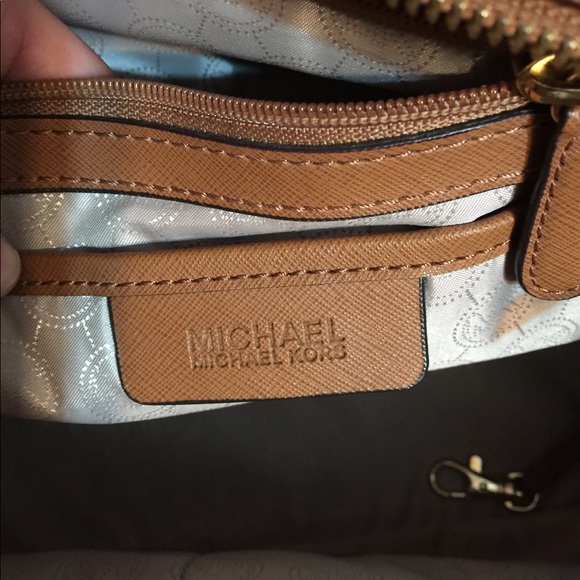 Michael Kors Selma Grommet - Picture 5 of 5