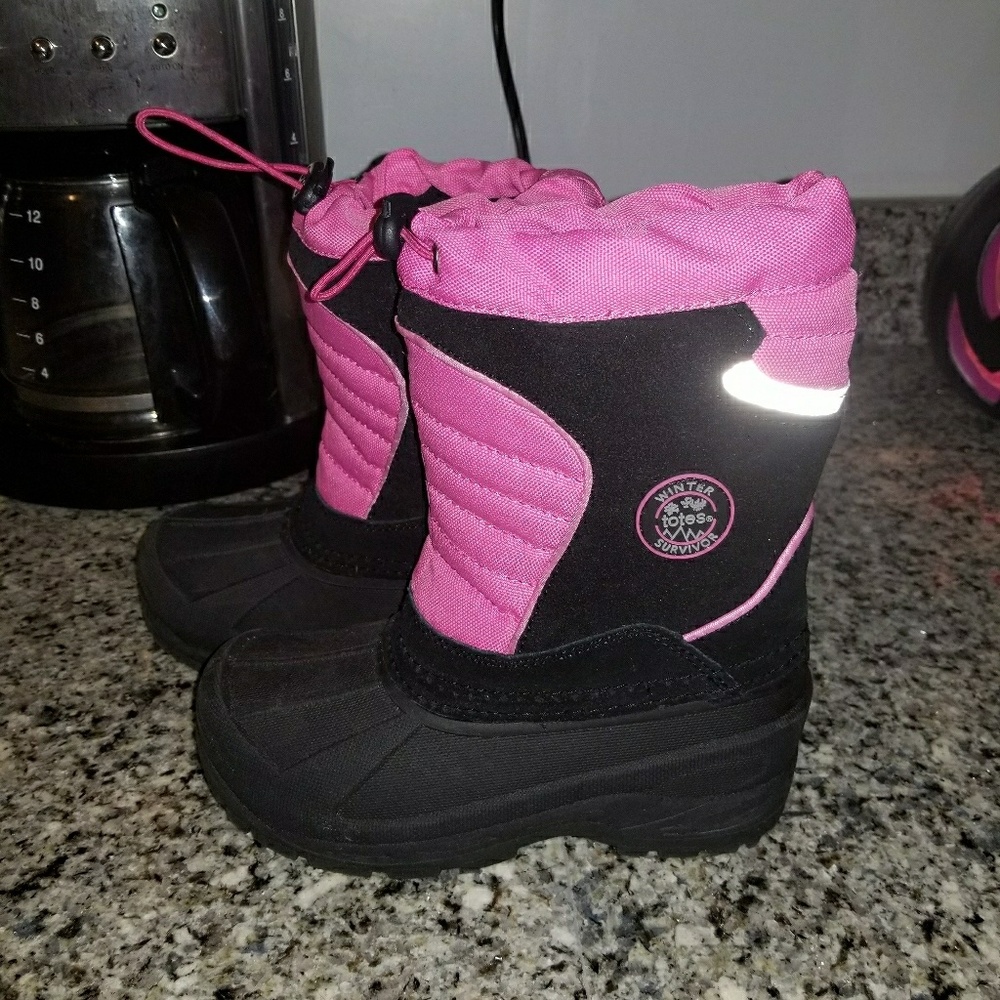 Girls snow boots