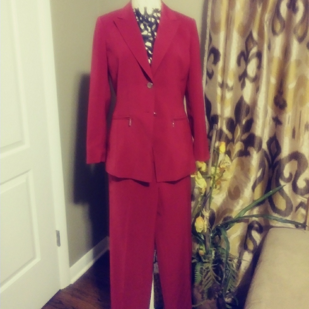 Anne Klein pants suit