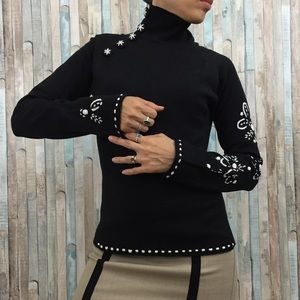 GORGEOUS NILS Sportswear Embroidered Turtleneck