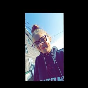 Meet your Posher, Mallory bertram