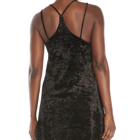 LBD velvet style!! 💫FLASH SALE💫 - Picture 3 of 3