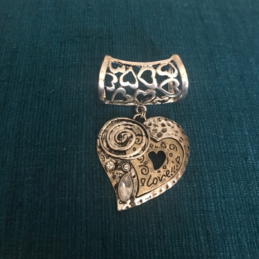 Silver & gold heart shaped scarf pendant