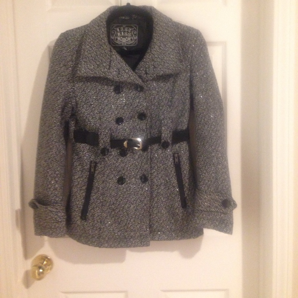 Black/white sparkle coat Size small (Last Kiss)