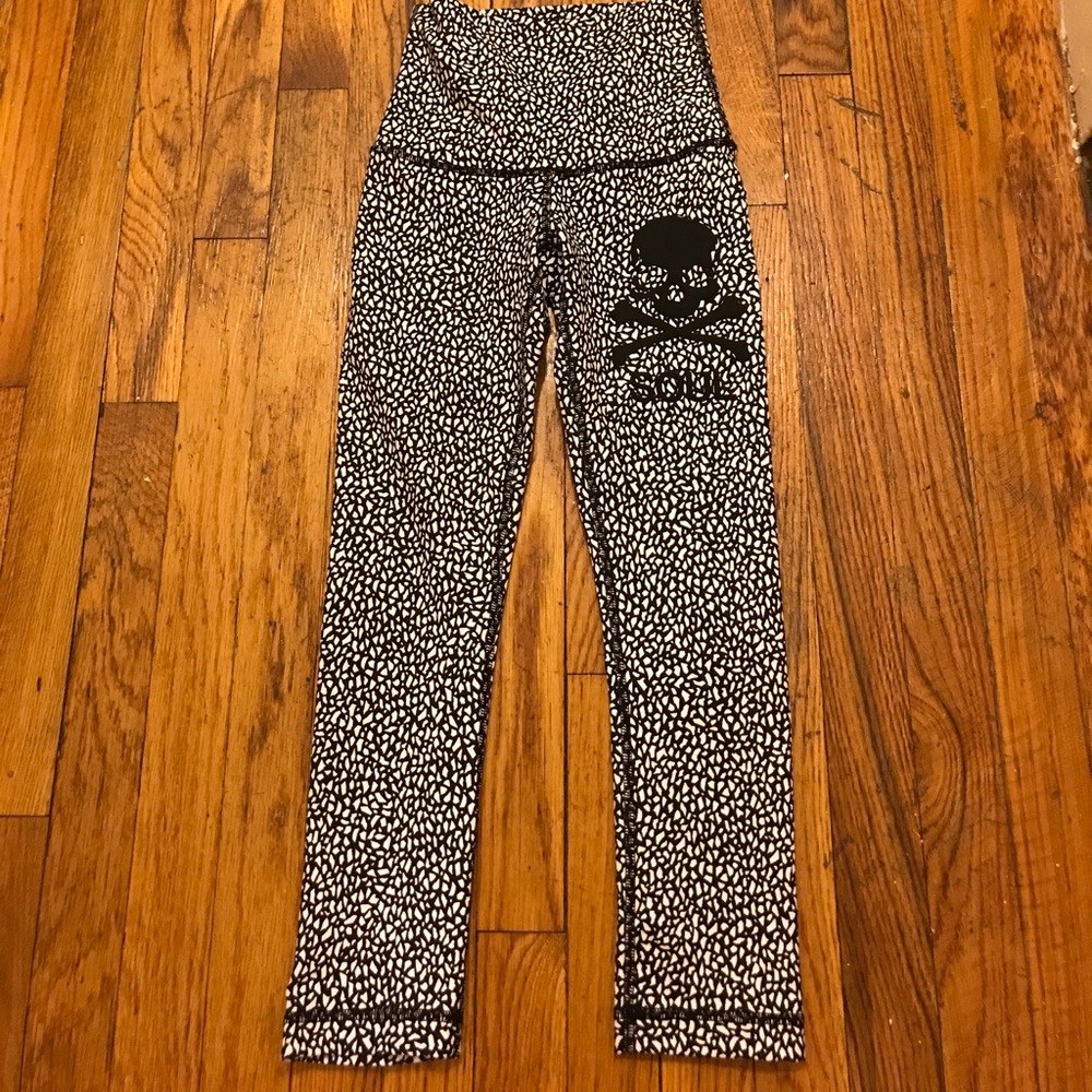 Lululemon SoulCycle Wunder Under Crop size 2 NWT