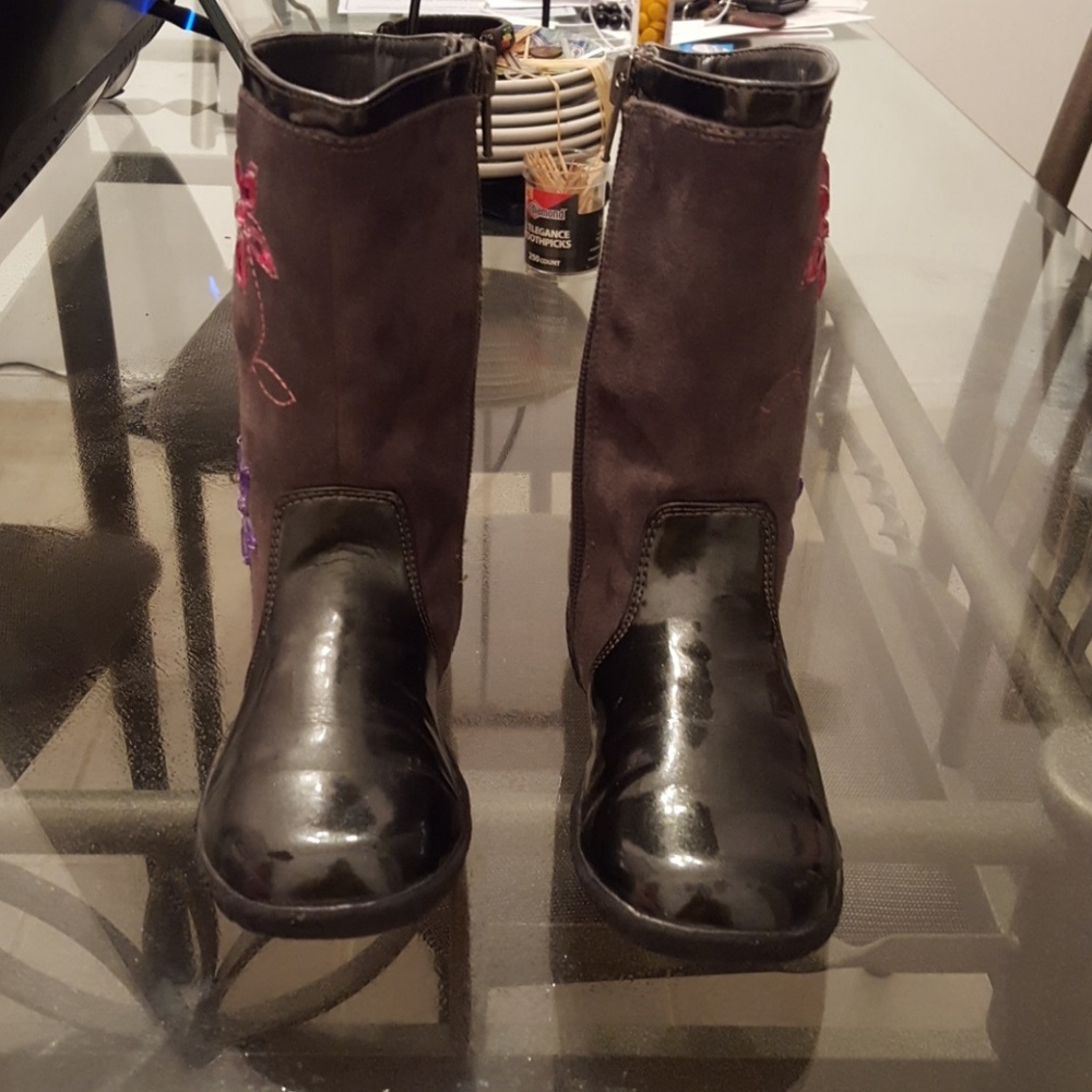 PEWTER & GREY GIRLS BOOTS...SIZE 10M
