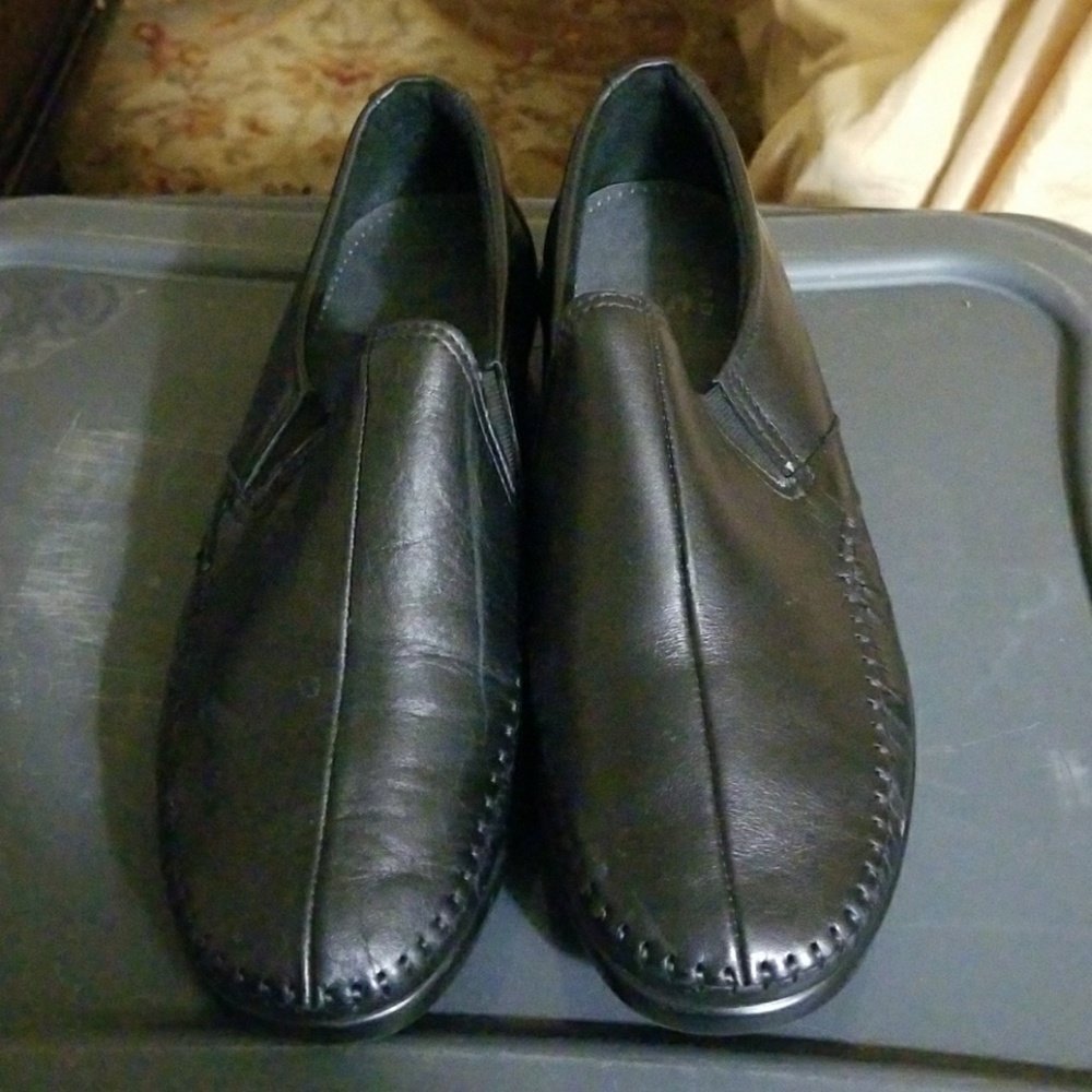 SAS black loafer